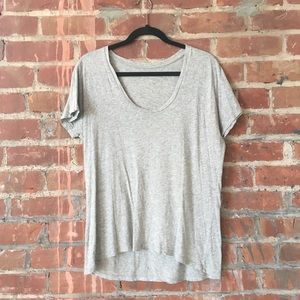 Everlane light gray heathered scoop neck tee